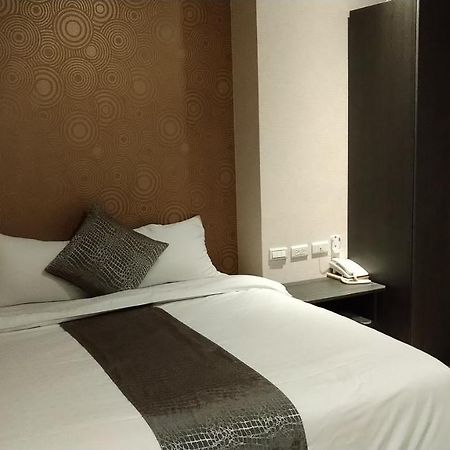 Boston Plus Hotel Цзяи Экстерьер фото