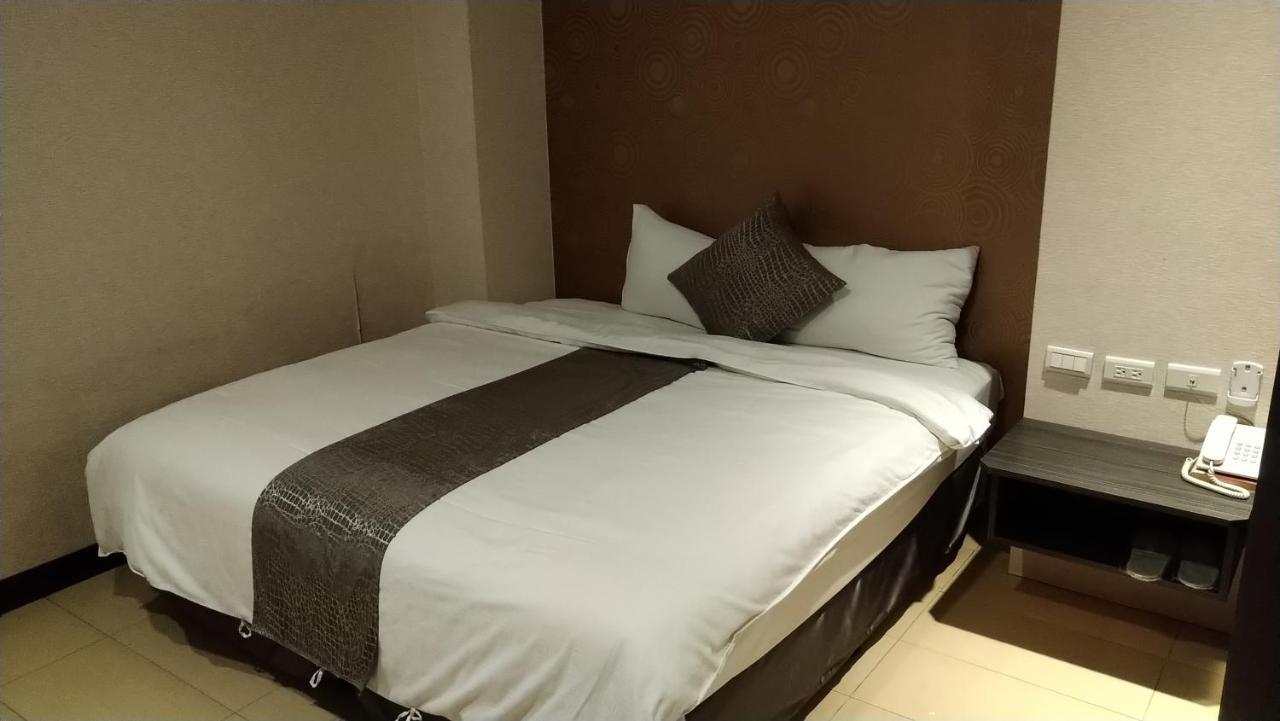 Boston Plus Hotel Цзяи Экстерьер фото