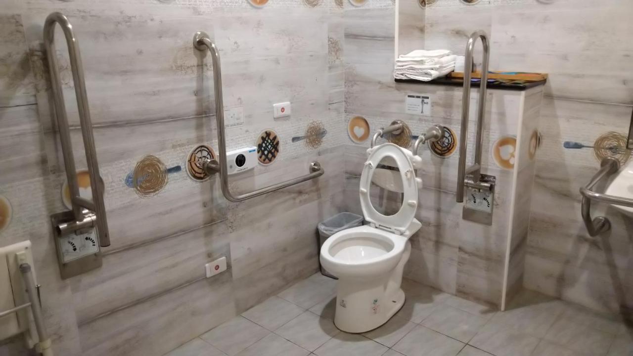 Boston Plus Hotel Цзяи Экстерьер фото