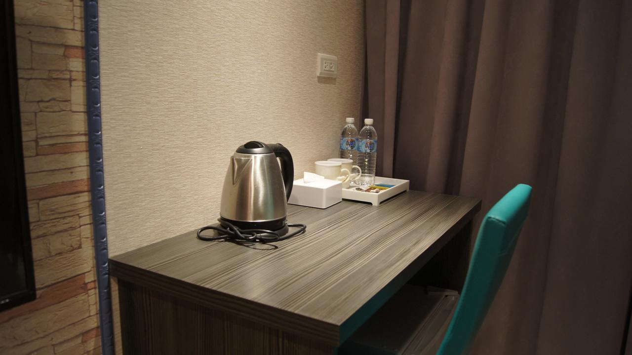 Boston Plus Hotel Цзяи Экстерьер фото