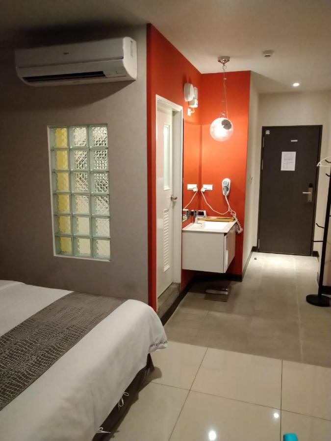 Boston Plus Hotel Цзяи Экстерьер фото