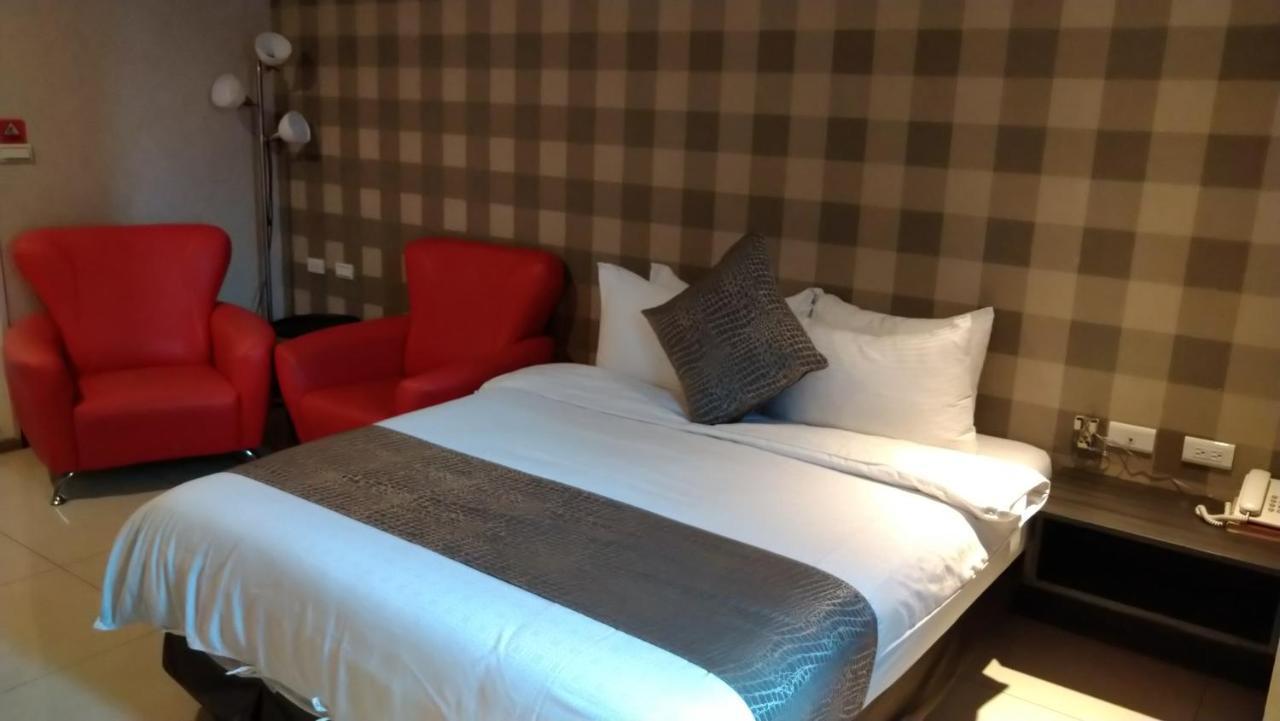 Boston Plus Hotel Цзяи Экстерьер фото