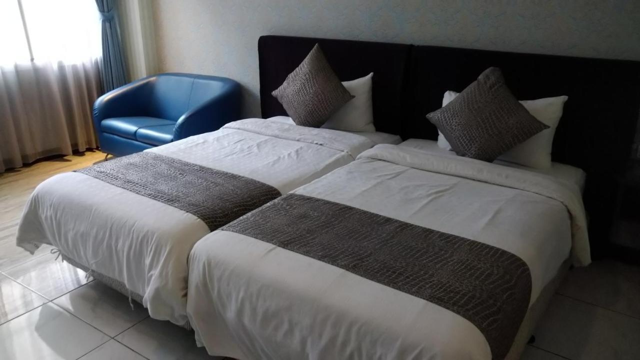 Boston Plus Hotel Цзяи Экстерьер фото