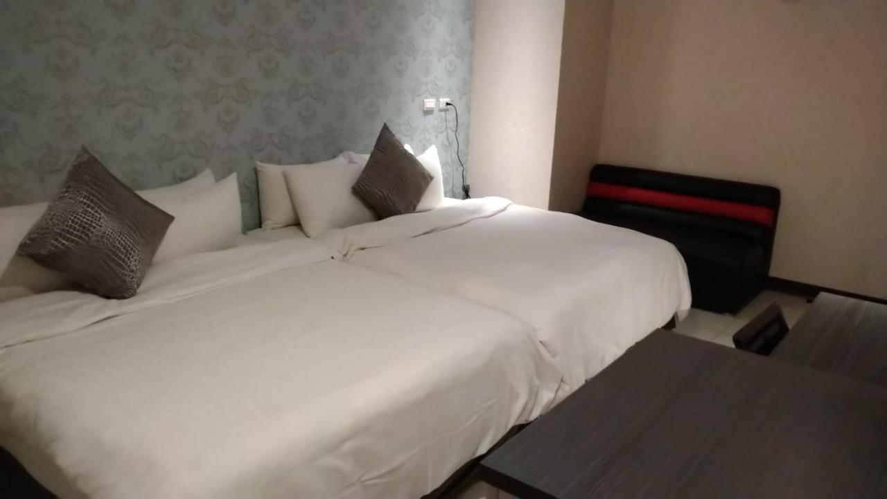 Boston Plus Hotel Цзяи Экстерьер фото